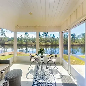 https://dolpins-favorite.panamacity-beachhotels.com