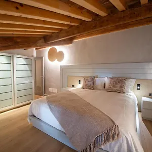 https://galileo-galilei-appartamento-luxury.hotelinveneto.com
